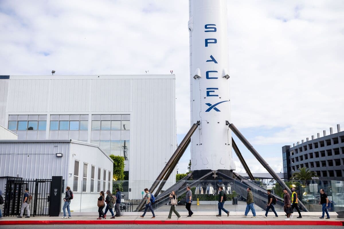 SpaceX Moves Up Vesting Schedule for Employee Shares Before IPO