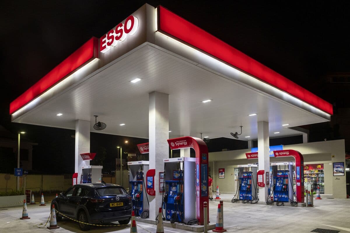 Exxon Mobil Is Said to Consider Sale of Hong Kong Gas Stations