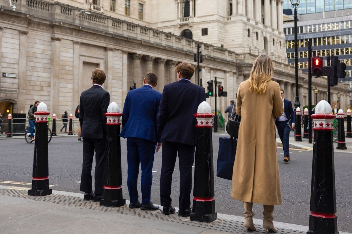 UK Employers Cut Jobs in First Month of Iran Conflict