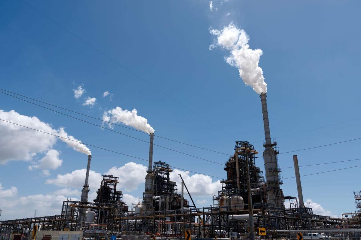 Commodity Traders Reap Profit Bonanza as Iran War Upends Markets