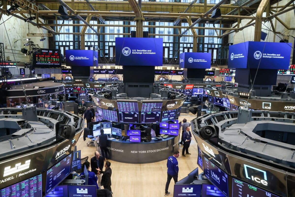 Stock Market’s Rally to Record High Masks Weak Building Blocks