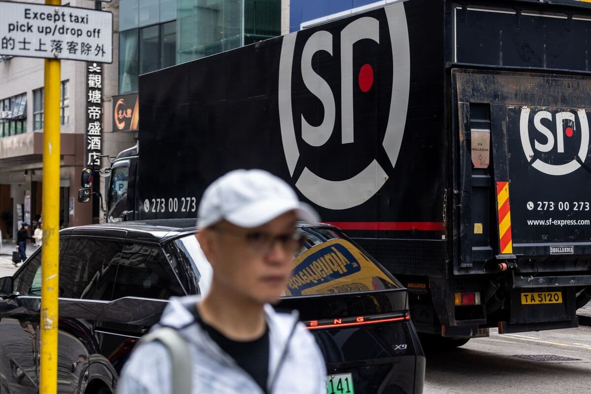 China’s SF Holding Seeks Up to $1 Billion From Convertible Bonds