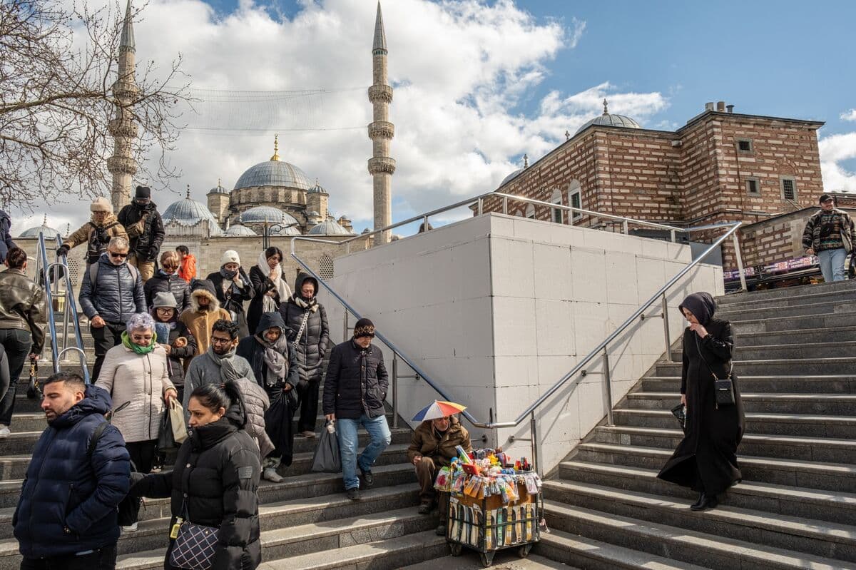 Emerging-Market Bond Sales Are Soaring Again as Investors Dive Back Into Risk