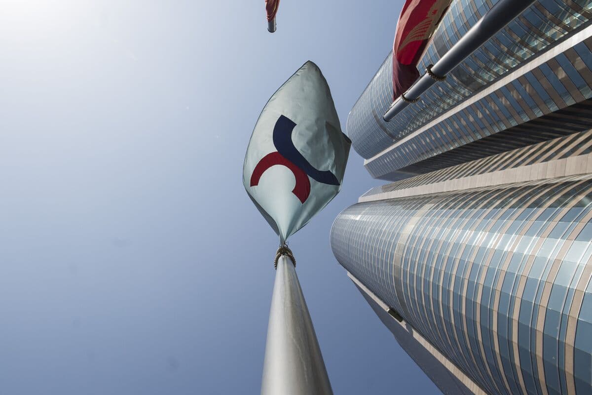 Hong Kong Exchange Tightens Rules to Avoid Auditor Shopping