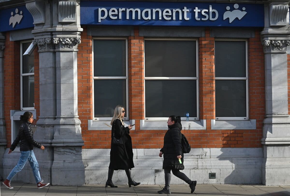 Bawag Plans Dividend Cut, SRTs to Help Fund Permanent TSB Deal