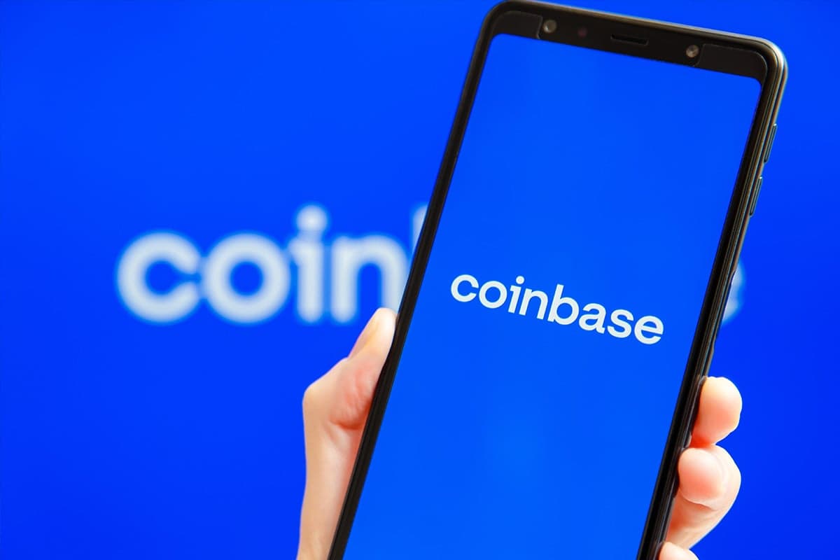 Coinbase (COIN) Stock; Gains Slightly as Bybit Deal Talks Signal Tokenized US Equity Push