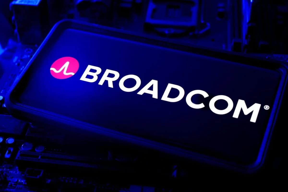 Broadcom vs Marvell: Which AI Infrastructure Stock Is the Better Long-Term Buy?