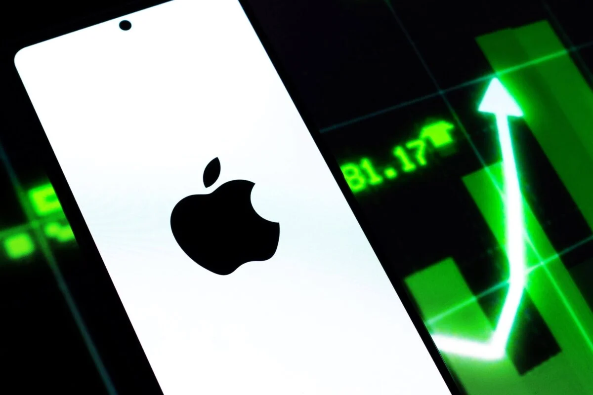 Apple (AAPL) Stock; Small Uptick Following Announcement of Tim Cook Succession Plan