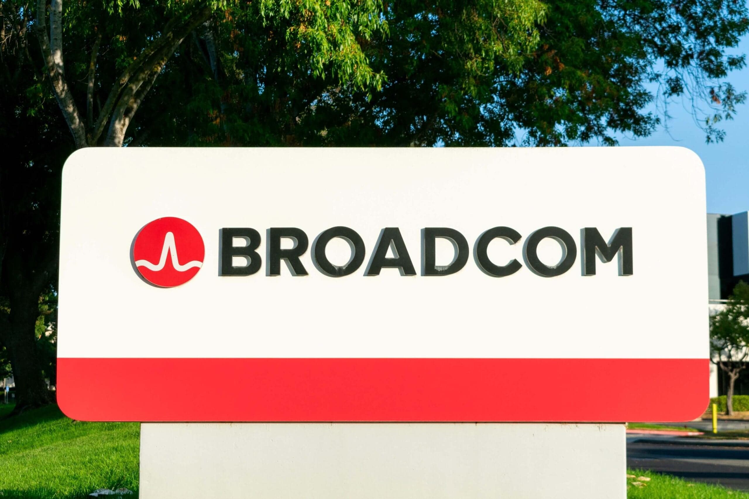 Broadcom (AVGO) Expands Google Cloud Partnership for Network Monitoring
