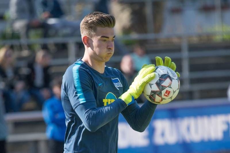 Jonathan Klinsmann suffers neck injury in Italian second division