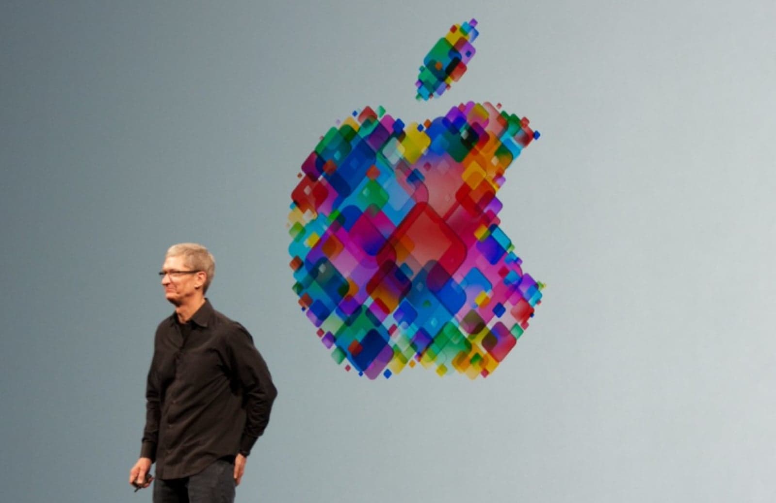 Breaking: Crypto Holder Tim Cook Resigns as Apple CEO